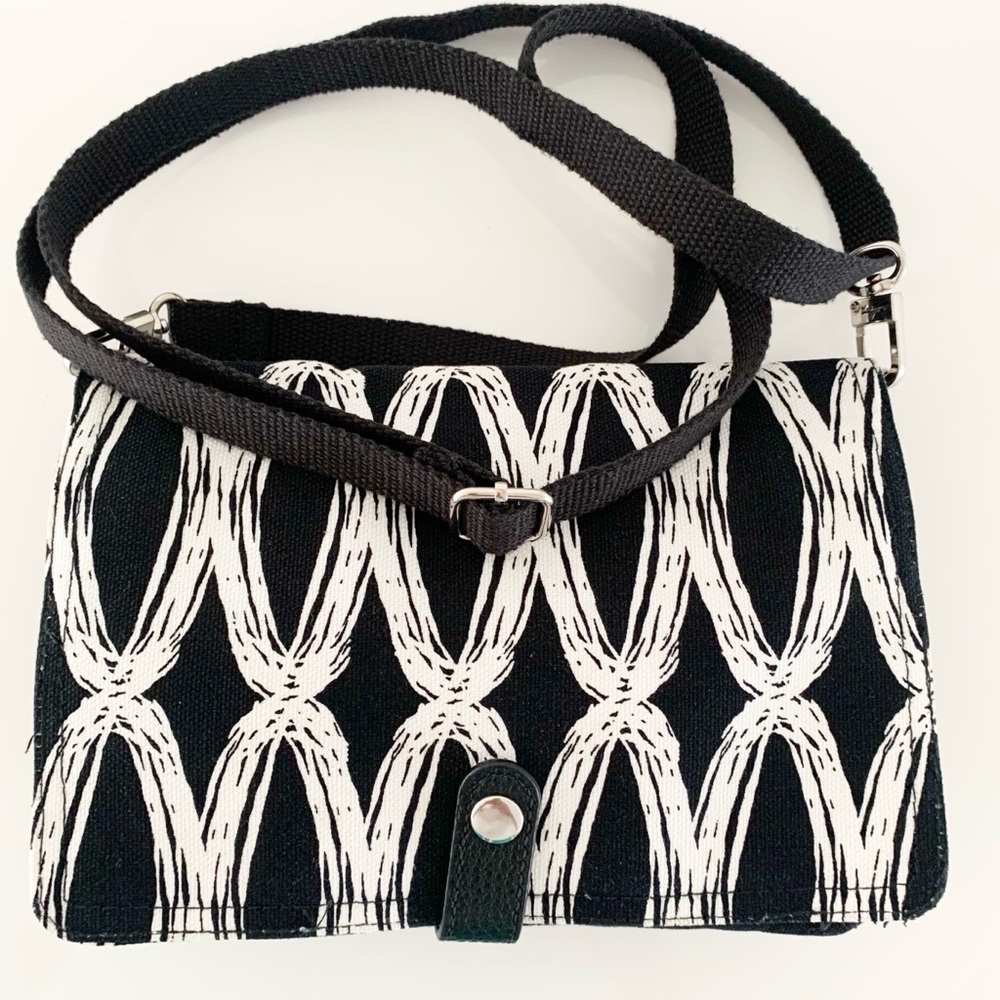 Thirty One Black Links Double Up Crossbody Purse